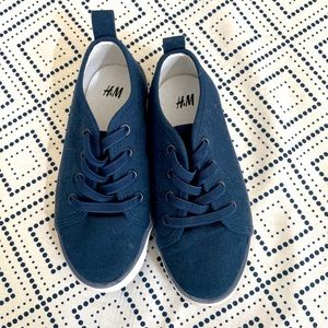 EUC canvas sneakers